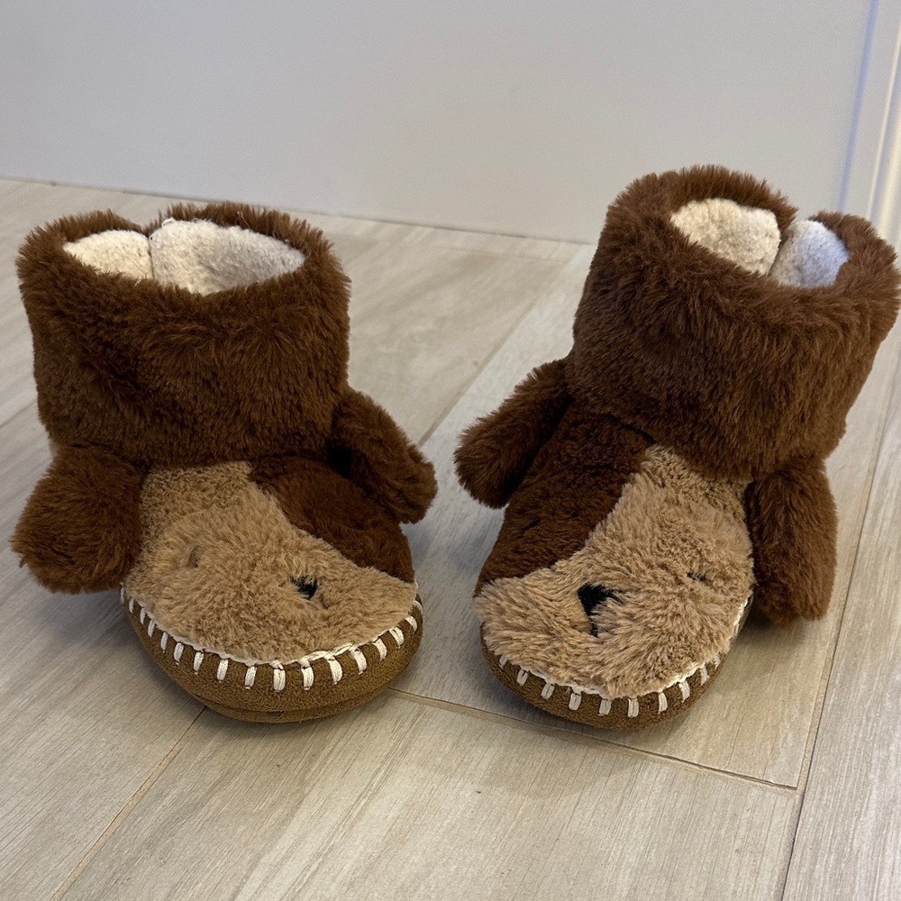 Hanna Andersson Brown and Tan Dog Slippers